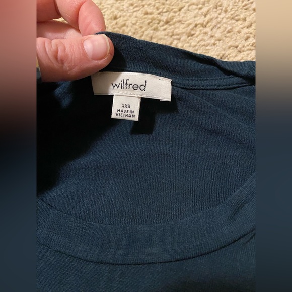 Aritzia Wilfred Black Scoop Neck Pima Cotton Short Sleeve T-shirt - Picture 2 of 4